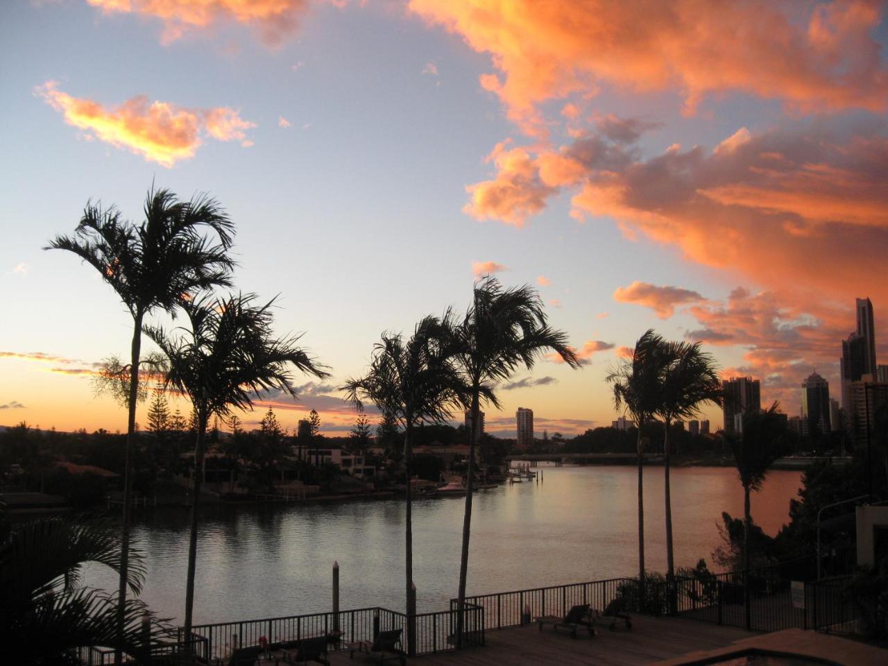 The Pinnacle Apartments Gold Coast Bagian luar foto